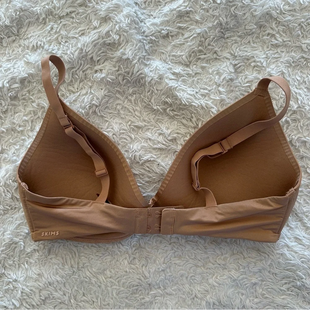 SKIMS Wireless Form T-Shirt Demi Bra Sienna Nude Size 36D EUC - Picture 4 of 9